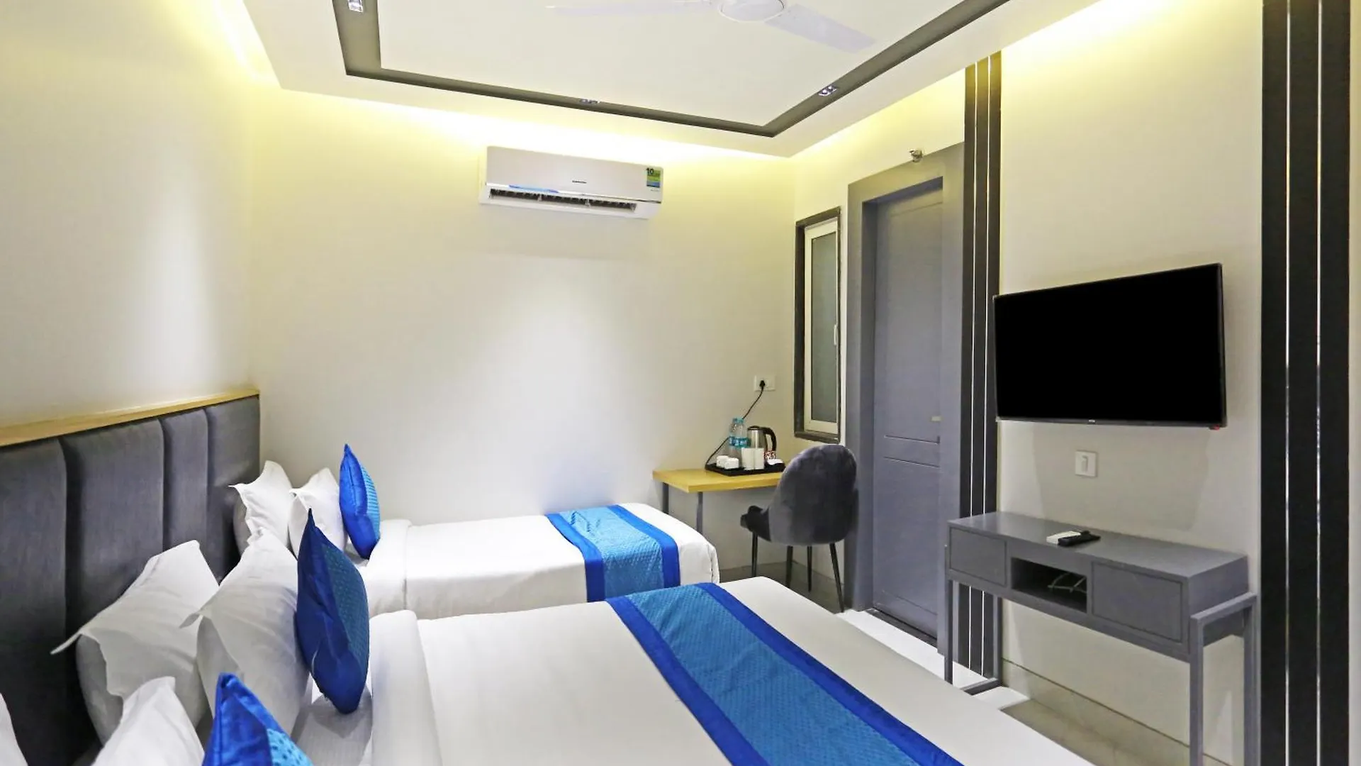 Crown Hotel Agra Near Taj Mahal 3*, Agra (Uttar Pradesh)