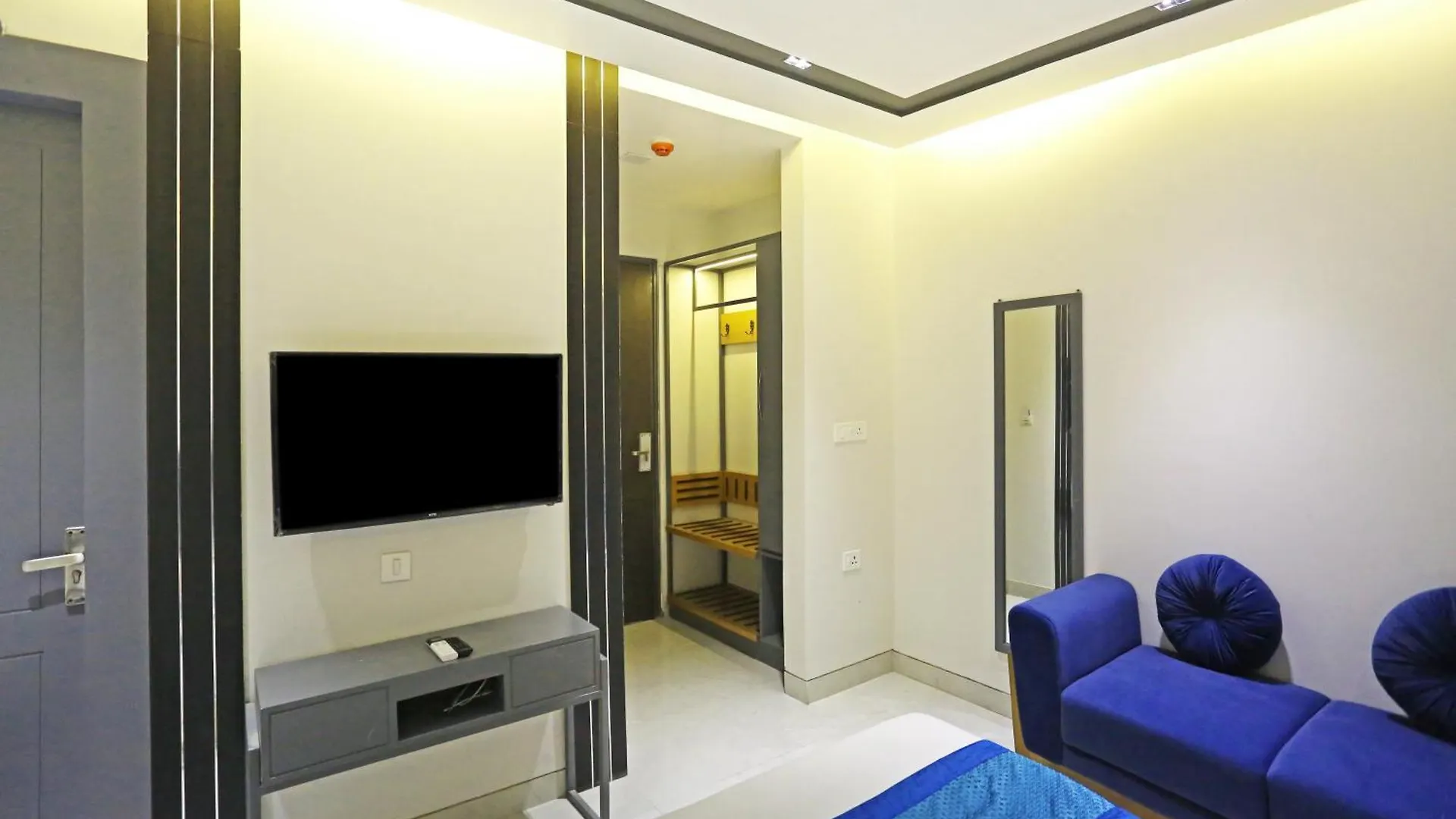 Crown Hotel Agra Near Taj Mahal