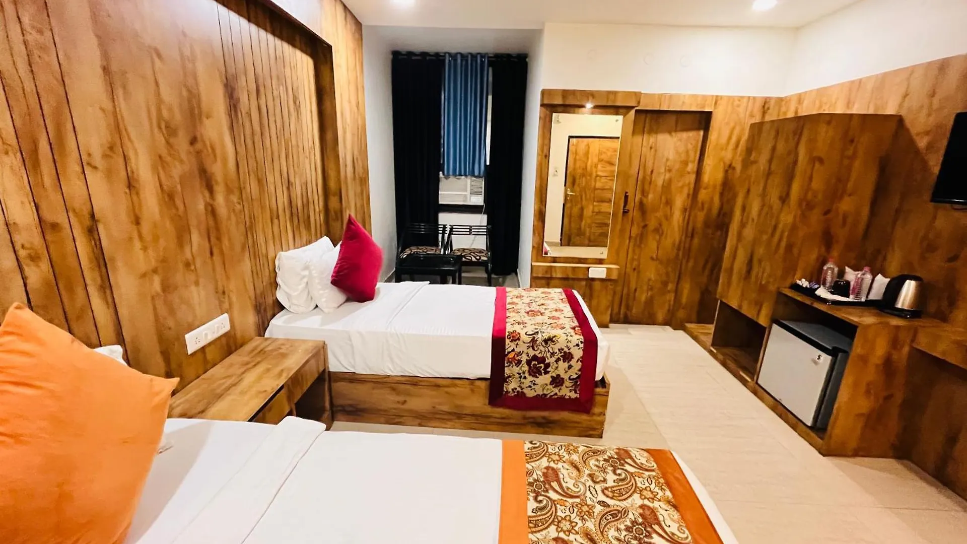 Crown Hotel Agra Near Taj Mahal