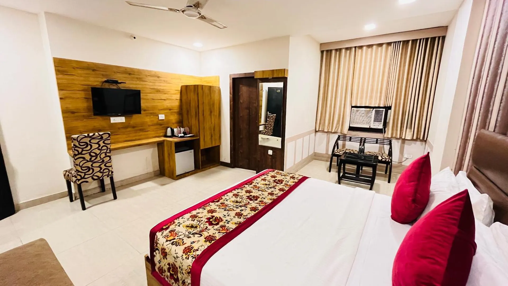 Crown Hotel Agra Near Taj Mahal Agra (Uttar Pradesh)