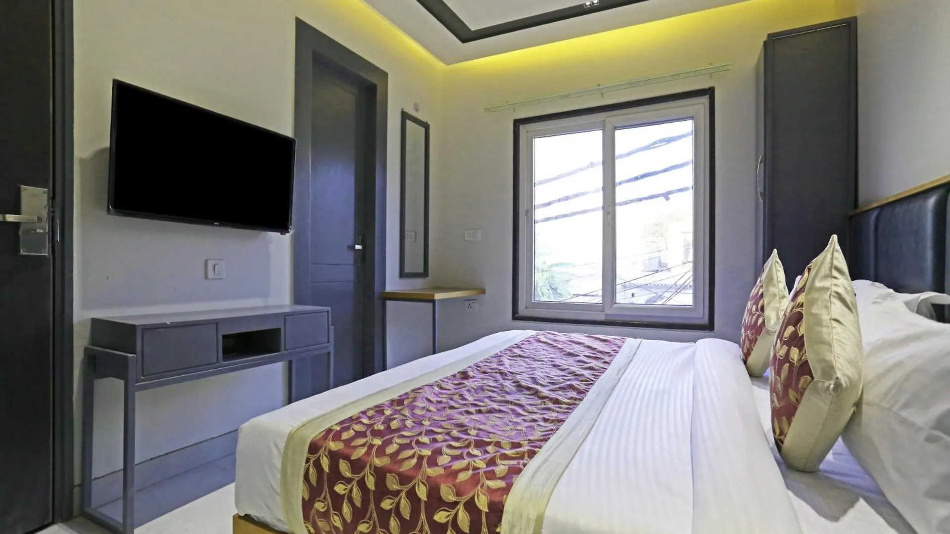 Crown Hotel Agra Near Taj Mahal  Agra (Uttar Pradesh)