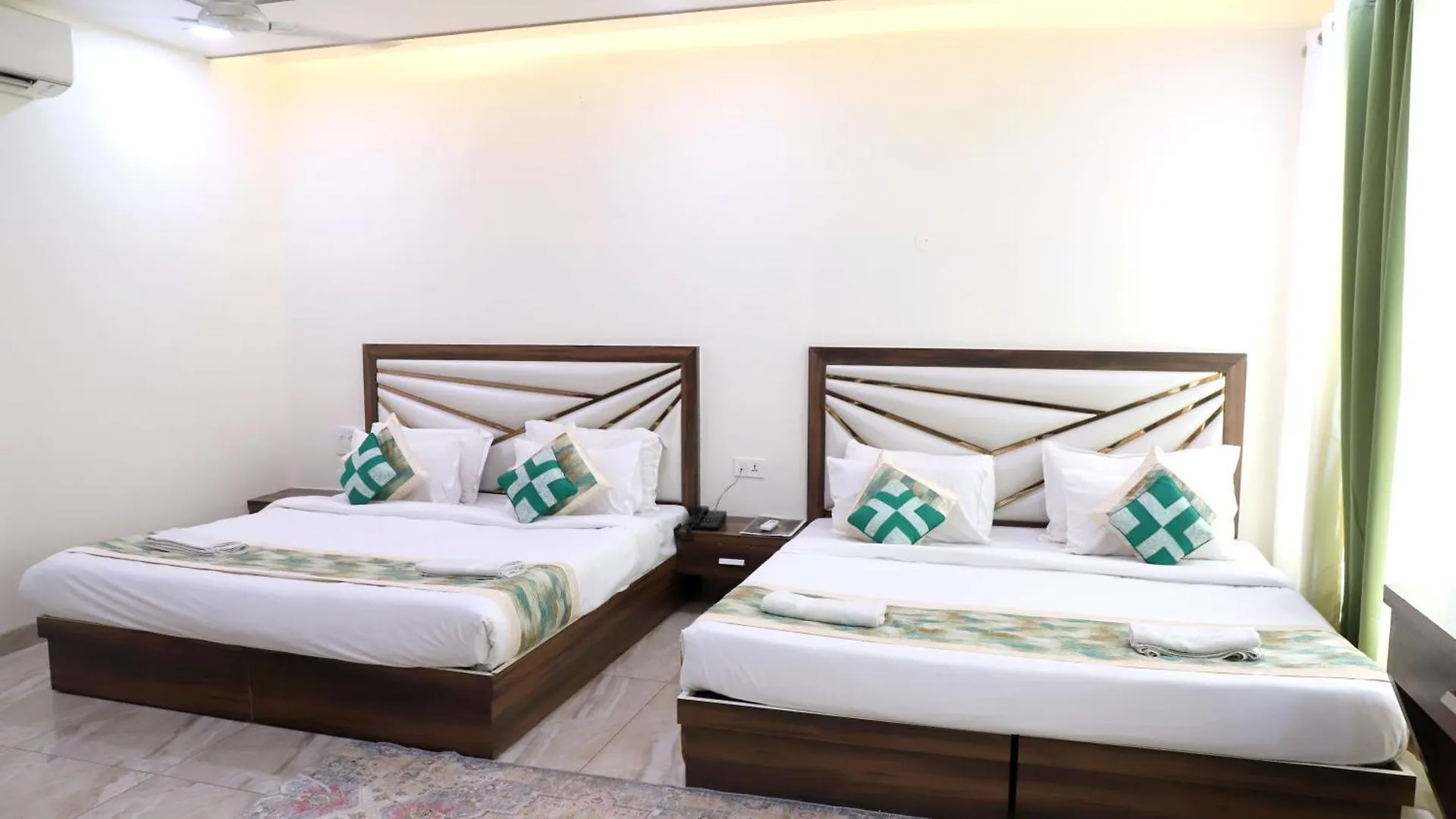 Crown Hotel Agra Near Taj Mahal India