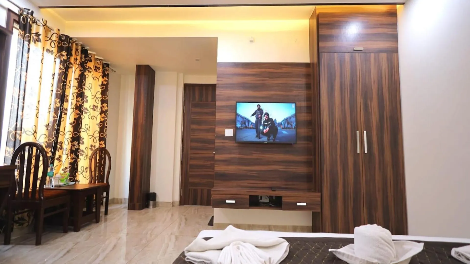 Crown Hotel Agra Near Taj Mahal 3*, Agra (Uttar Pradesh) India