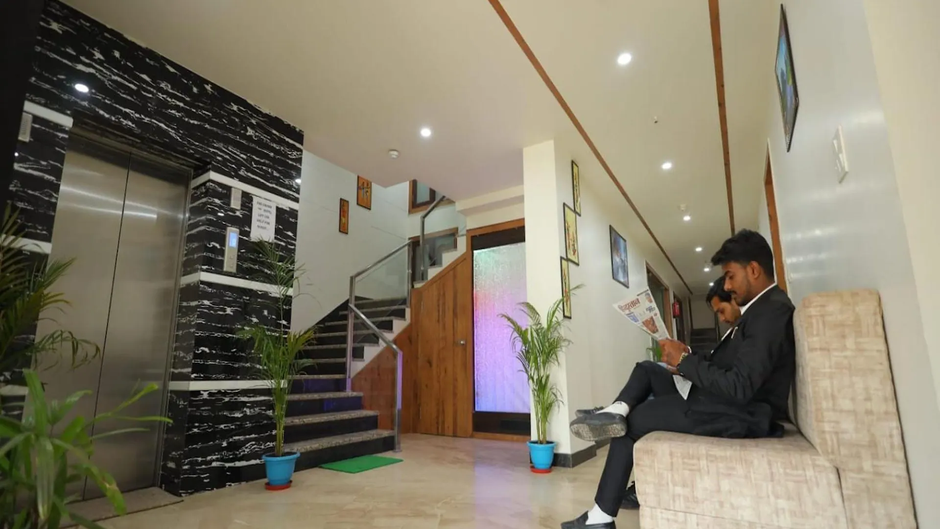 Crown Hotel Agra Near Taj Mahal 3*, Agra (Uttar Pradesh)