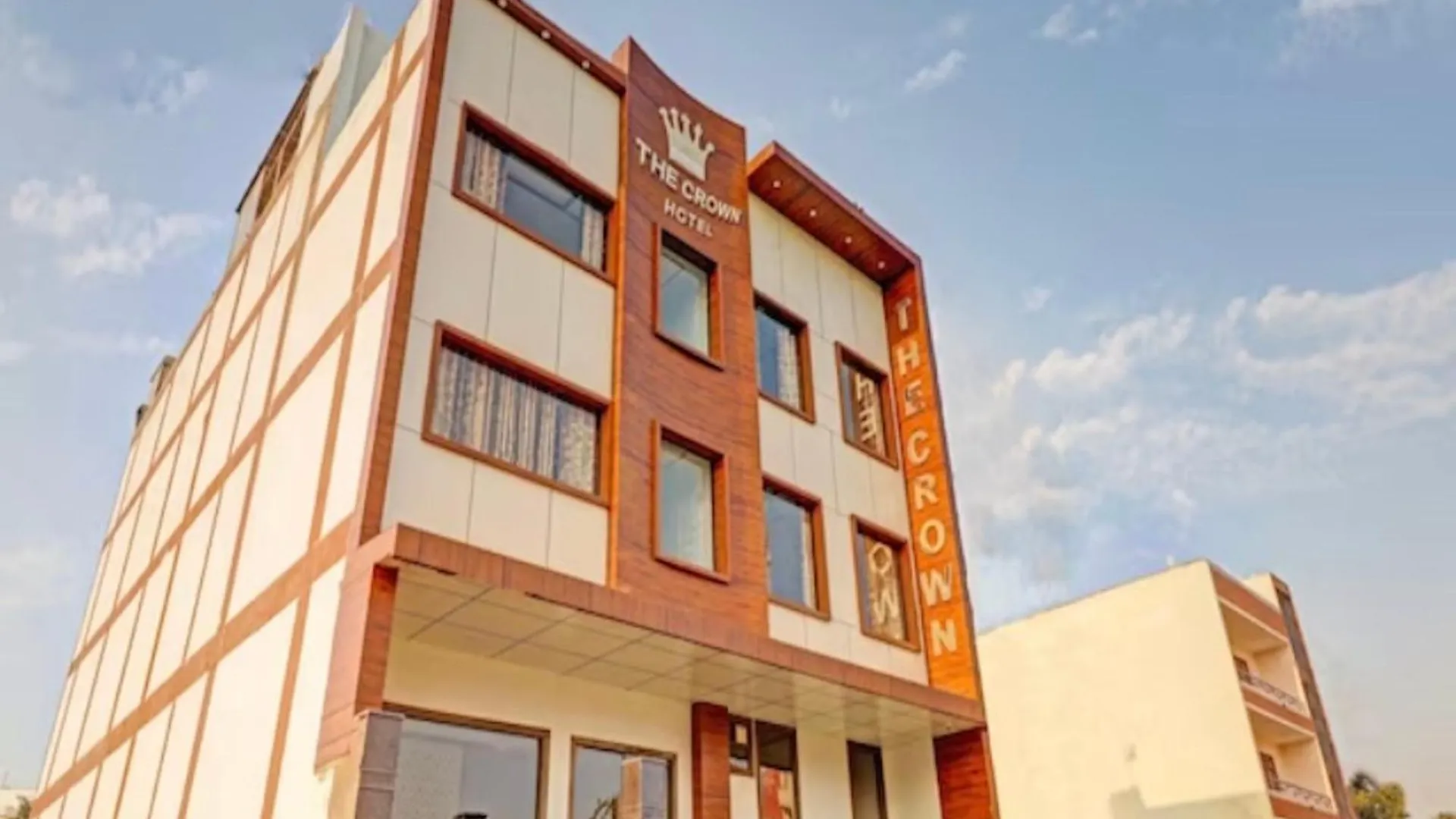 Crown Hotel Agra Near Taj Mahal