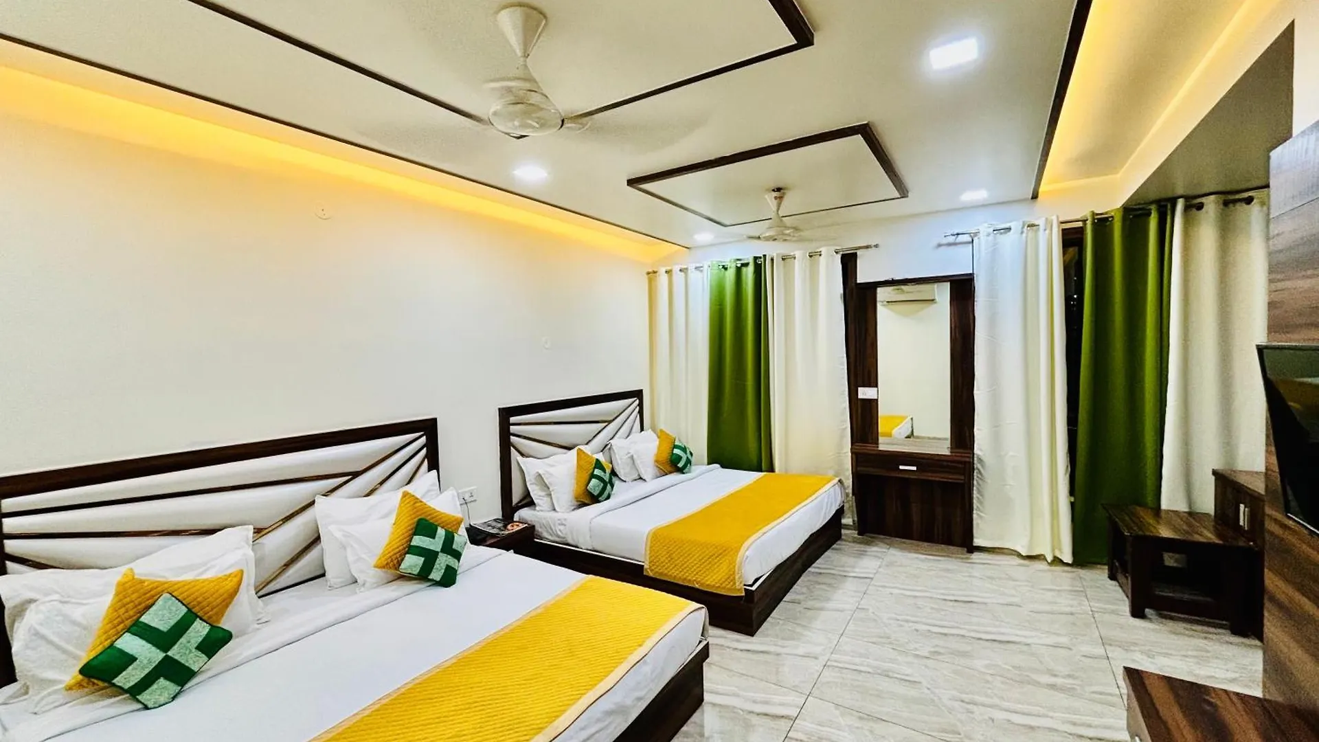 Crown Hotel Agra Near Taj Mahal