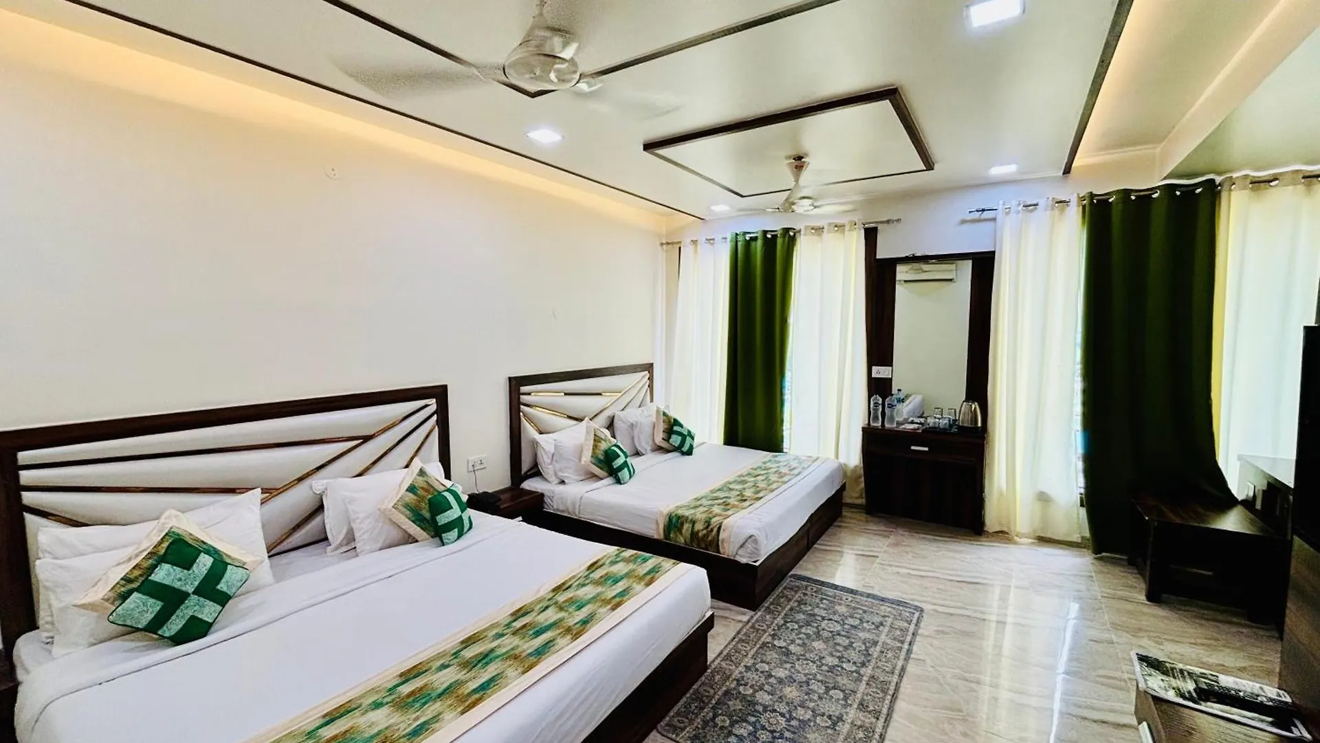 Crown Hotel Agra Near Taj Mahal