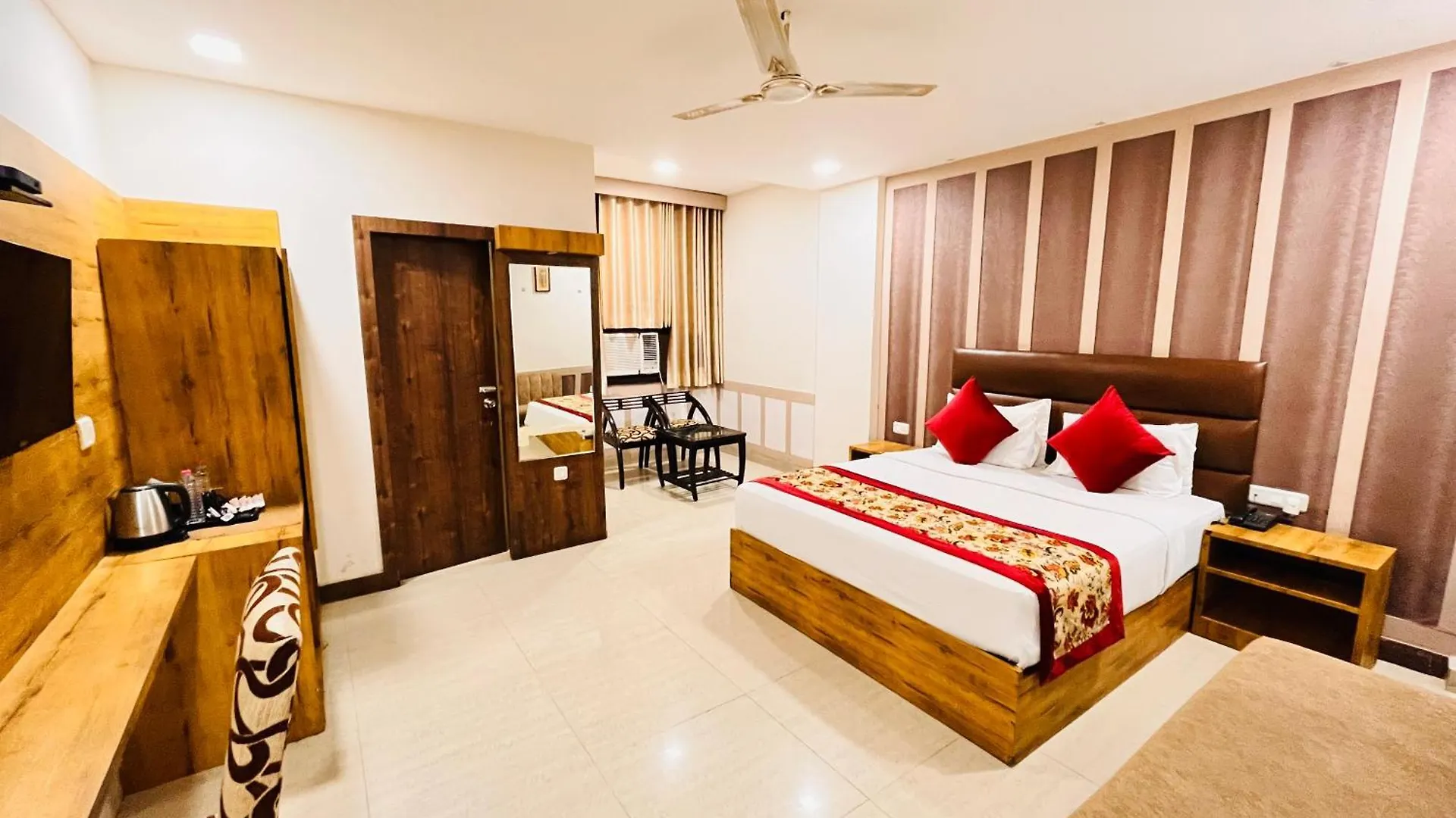 Crown Hotel Agra Near Taj Mahal