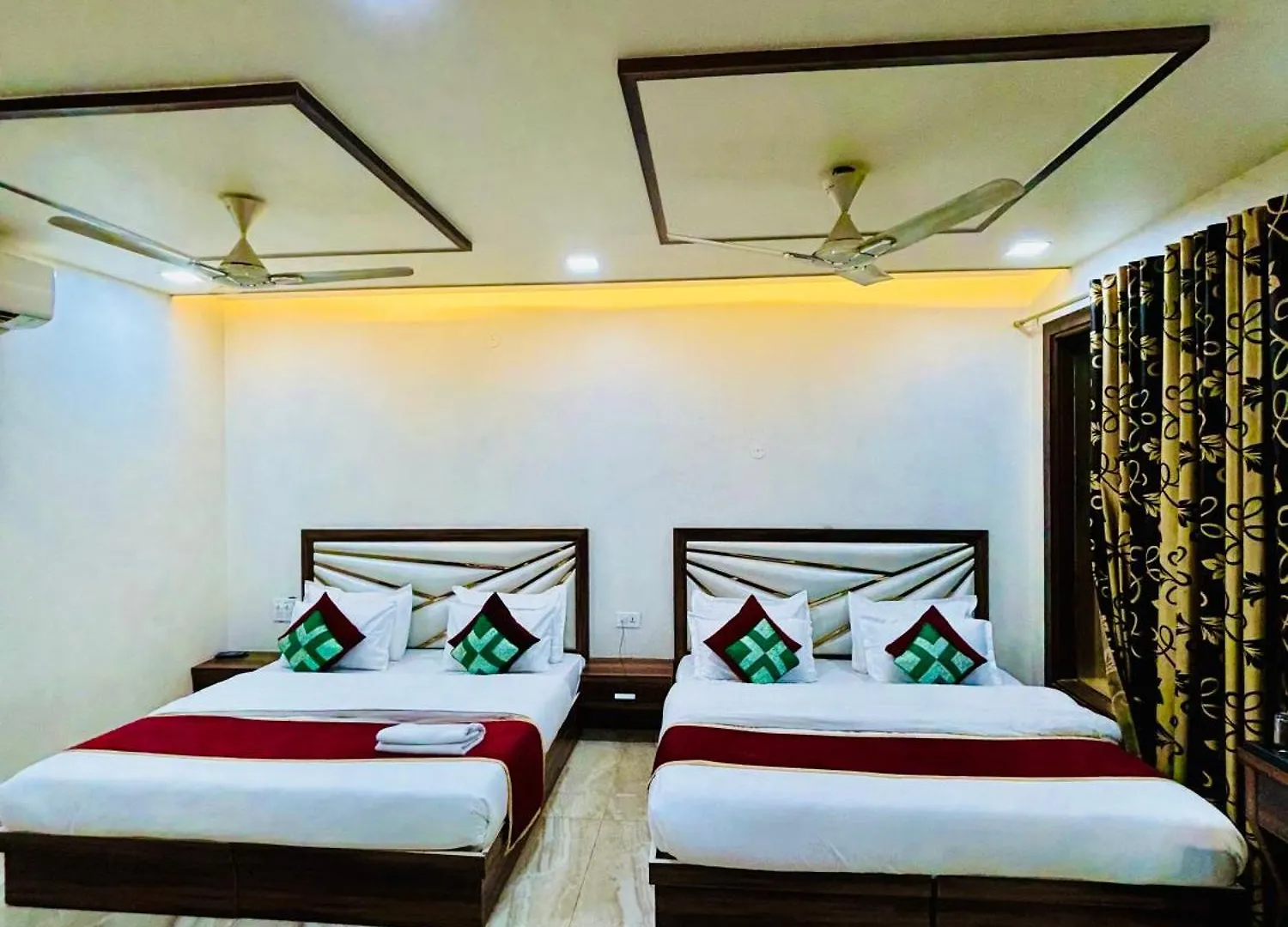 Crown Hotel Agra Near Taj Mahal 3*, Agra (Uttar Pradesh)
